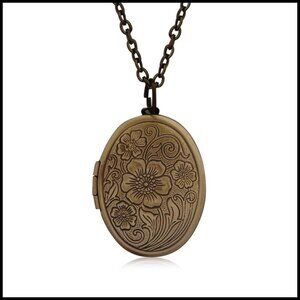 Vintage Photo Locket Pendant Necklace Antique Engraved Flower Pattern Romantic